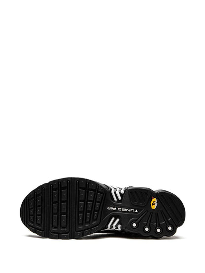 NIKE AIR MAX PLUS 3 SNEAKERS