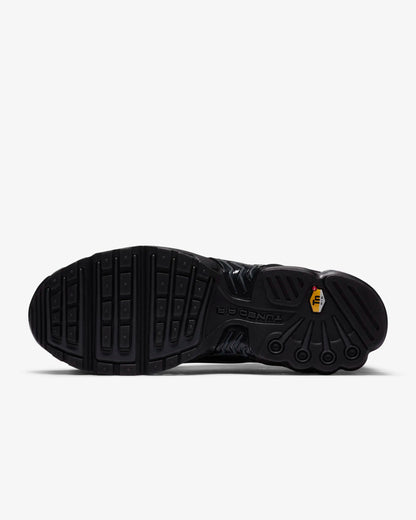 NIKE AIR MAX PLUS 3 SNEAKERS